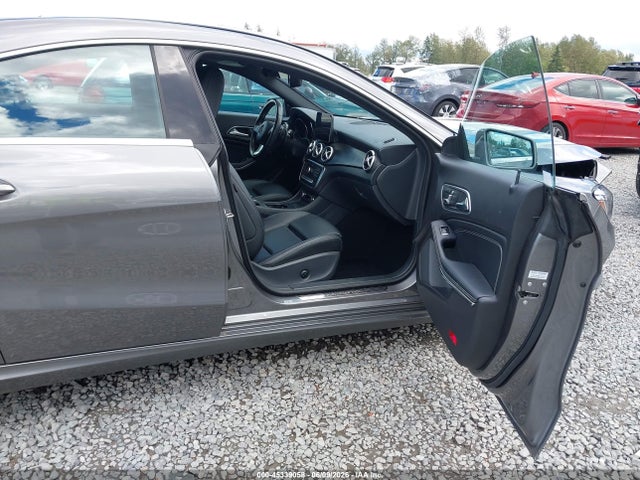 WDDSJ4GB6KN727224 Mercedes-Benz CLA 250 4MATIC
