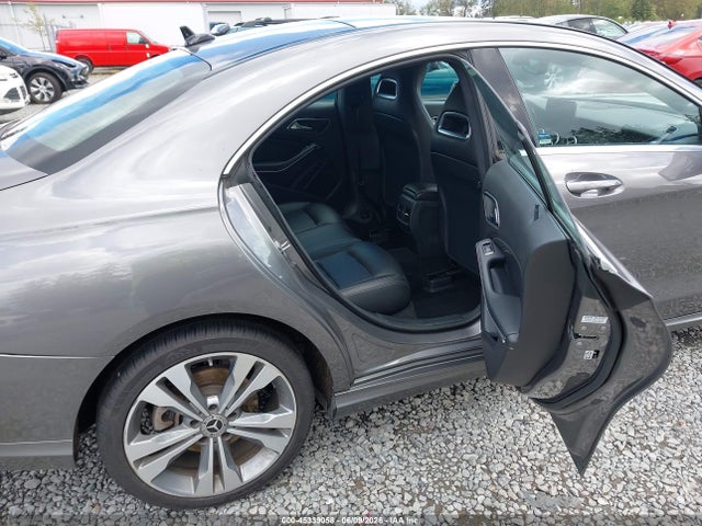 WDDSJ4GB6KN727224 Mercedes-Benz CLA 250 4MATIC