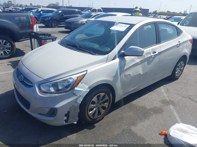 2016 Hyundai Accent Se მანქანა იყიდება აუქციონზე, vin: KMHCT4AE0GU107358, აუქციონის ნომერი: 45339130
