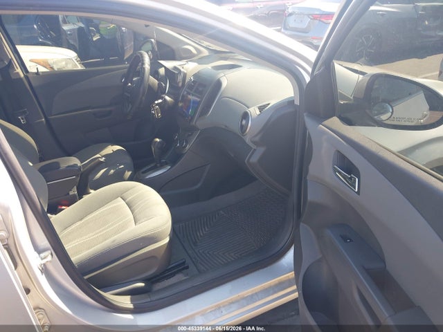 45339144 :رقم المزاد ، 1G1JC6SH2F4199225 vin ، 2015 Chevrolet Sonic Lt Auto مزاد بيع