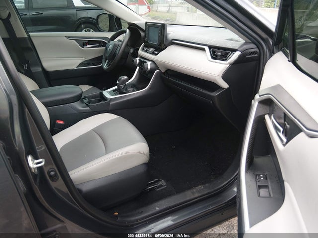 45339164 :رقم المزاد ، 2T3A1RFV1KW053586 vin ، 2019 Toyota Rav4 Xle Premium مزاد بيع
