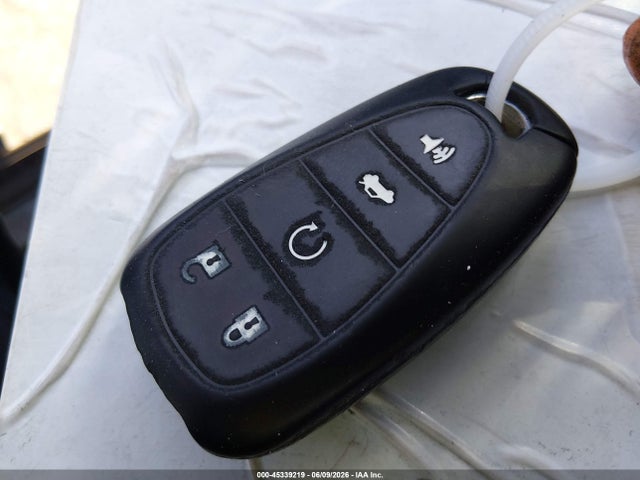 1G1ZG5ST7PF123043 Chevrolet Malibu Fwd Rs