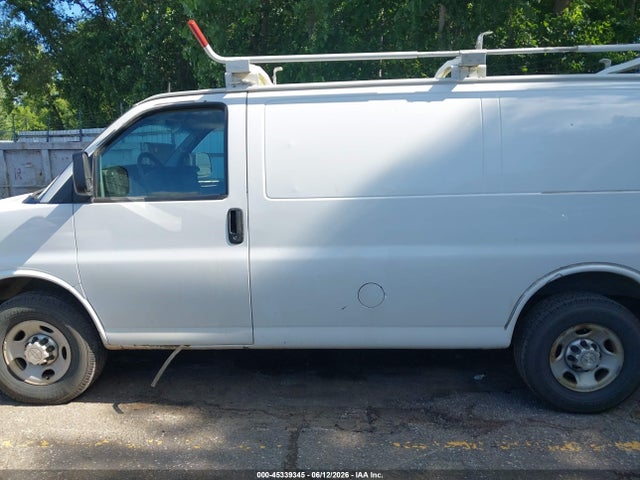 45339345 :رقم المزاد ، 1GCWGFFF3F1122973 vin ، 2015 Chevrolet Express 2500 Work Van مزاد بيع