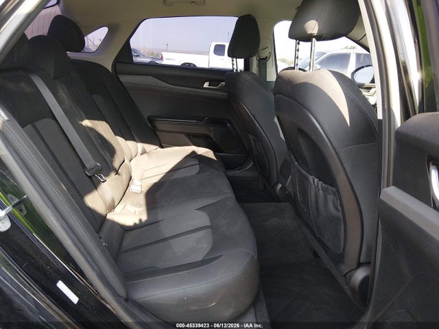 5XXG14J27NG102601 KIA K5 LXS