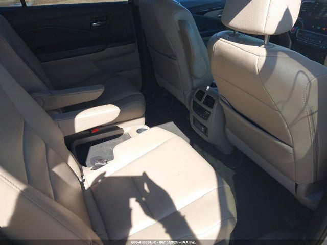 Продажа на аукционе авто 2019 Honda Pilot Touring, vin: 5FNYF6H63KB040056, номер лота: 45339432