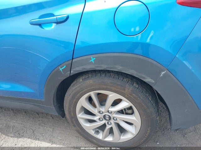 KM8J3CA45GU088282 Hyundai TUCSON SE