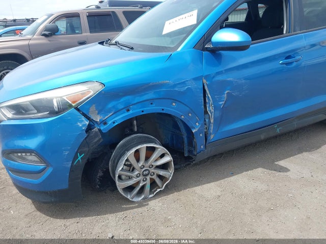 KM8J3CA45GU088282 Hyundai TUCSON SE
