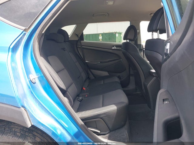 KM8J3CA45GU088282 Hyundai TUCSON SE