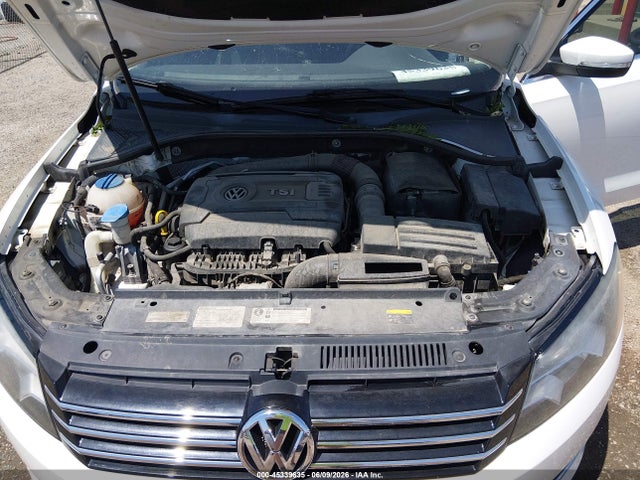 1VWBT7A3XEC112020 Volkswagen Passat 1.8t Se