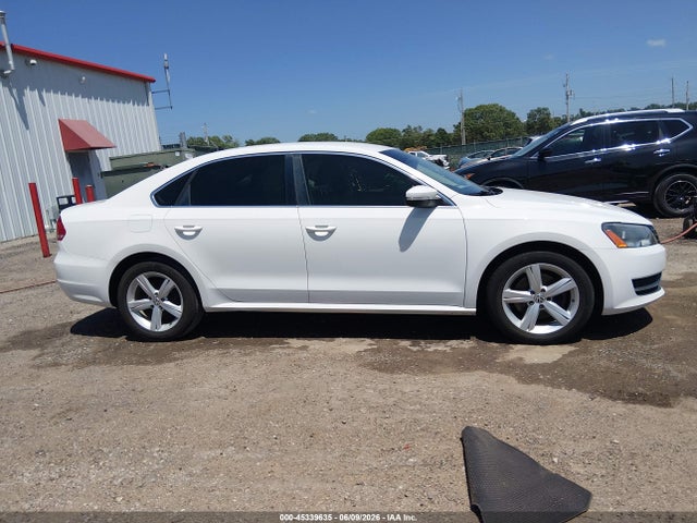 1VWBT7A3XEC112020 Volkswagen Passat 1.8t Se