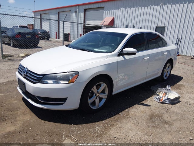 1VWBT7A3XEC112020 Volkswagen Passat 1.8t Se