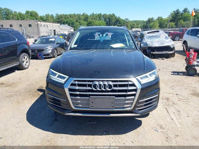45339725 :رقم المزاد ، WA1BNAFY7J2146893 vin ، 2018 Audi Q5 2.0t Premium/2.0t Tech Premium مزاد بيع