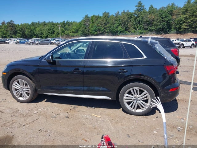 45339725 :رقم المزاد ، WA1BNAFY7J2146893 vin ، 2018 Audi Q5 2.0t Premium/2.0t Tech Premium مزاد بيع