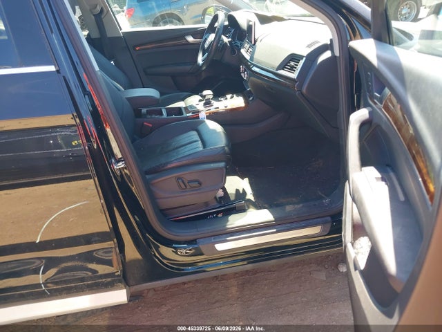 45339725 :رقم المزاد ، WA1BNAFY7J2146893 vin ، 2018 Audi Q5 2.0t Premium/2.0t Tech Premium مزاد بيع