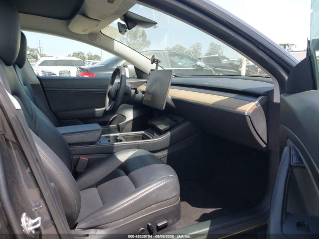 2021 Tesla Model 3 მანქანა იყიდება აუქციონზე, vin: 5YJ3E1EA2MF939325, აუქციონის ნომერი: 45339784