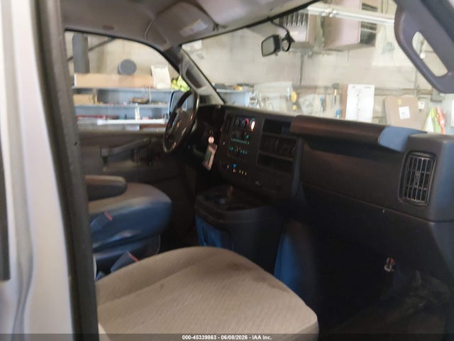 Chevrolet Express 3500 Work Van 2018 1GCZGHFP8J1341924 Image 5