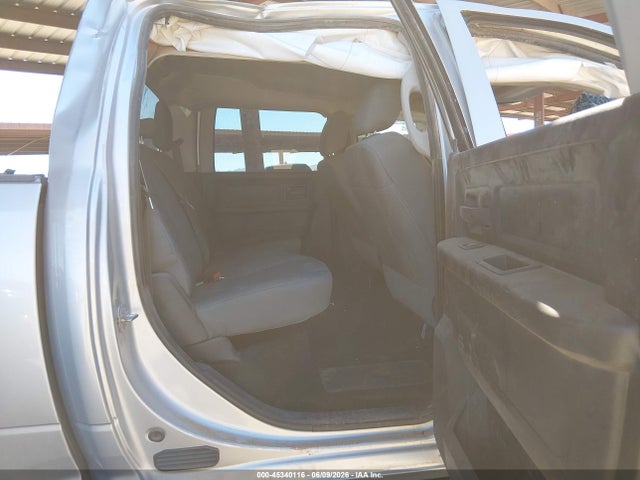 3C6RR7KT6HG738963 RAM 1500 Express 4x4 5&#039;7 Box