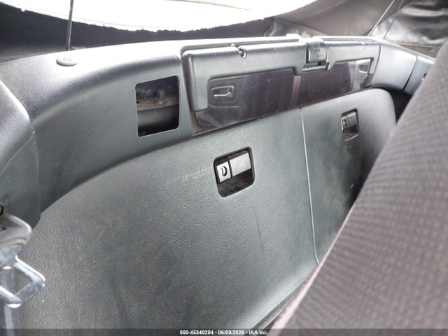 45340204 :رقم المزاد ، JTDFR320530061184 vin ، 2003 Toyota Mr2 Spyder مزاد بيع
