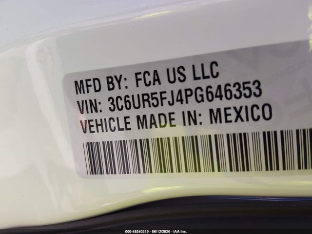 3C6UR5FJ4PG646353 RAM 2500 Laramie 4x4 6&#039;4 Box