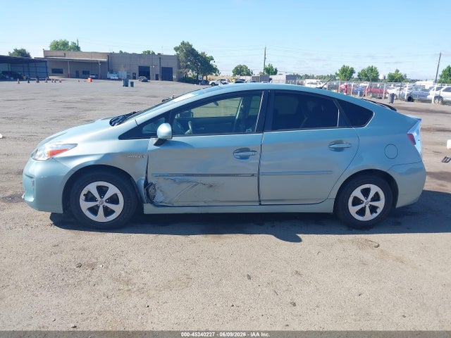 Toyota Prius Three 2015 JTDKN3DU0F1869192 Image 14