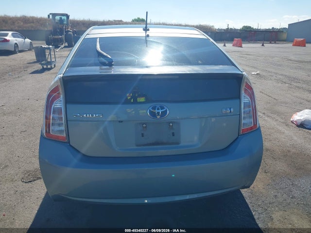 Toyota Prius Three 2015 JTDKN3DU0F1869192 Image 16