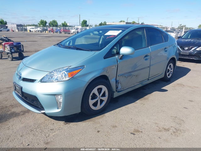 Toyota Prius Three 2015 JTDKN3DU0F1869192 Image 2