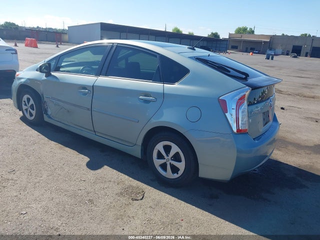 Toyota Prius Three 2015 JTDKN3DU0F1869192 Image 3