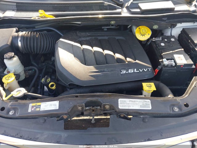 45340228 :رقم المزاد ، 2C4RC1CG3ER409944 vin ، 2014 Chrysler Town & Country Touring-l 30th Anniversary مزاد بيع