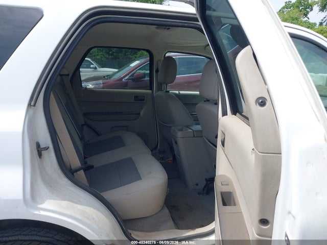 45340275 :رقم المزاد ، 1FMCU03118KC97443 vin ، 2008 Ford Escape Xlt مزاد بيع