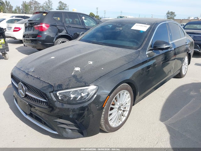 Mercedes-Benz E 350 2021 W1KZF8DB8MA923364 Image 2