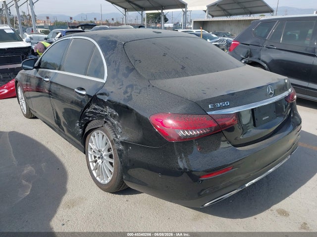 Mercedes-Benz E 350 2021 W1KZF8DB8MA923364 Image 3