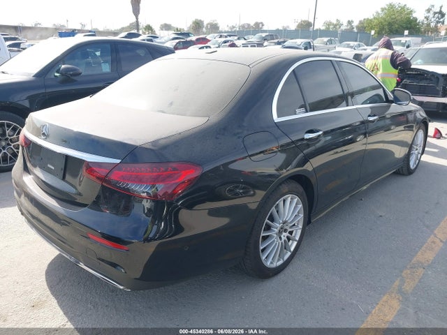 Mercedes-Benz E 350 2021 W1KZF8DB8MA923364 Image 4