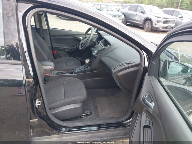 45340317 :رقم المزاد ، 1FADP3F21GL279240 vin ، 2016 Ford Focus Se مزاد بيع
