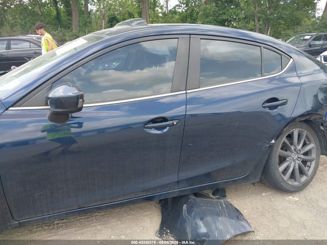2016 Mazda Mazda3 I Touring მანქანა იყიდება აუქციონზე, vin: JM1BM1V71G1316990, აუქციონის ნომერი: 45340378