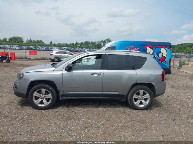 45340380 :رقم المزاد ، 1C4NJDBB4GD670999 vin ، 2016 Jeep Compass Sport مزاد بيع