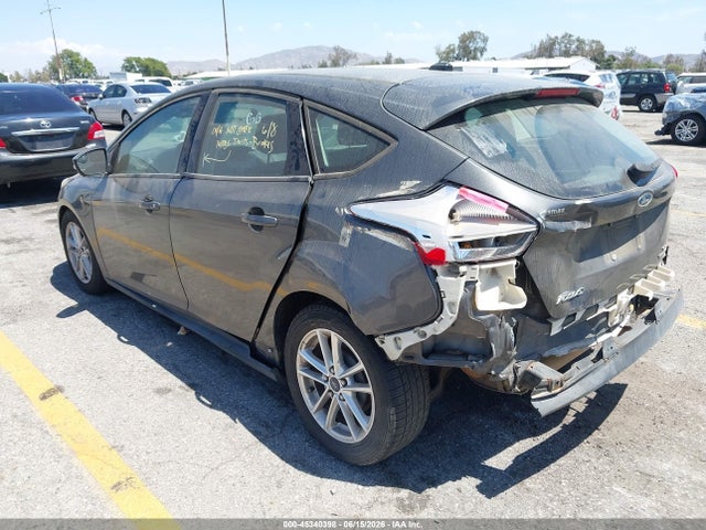 Ford FOCUS SE 2015 1FADP3K26FL351408 Image 3