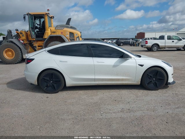 45340492 :رقم المزاد ، 5YJ3E1EA4KF299955 vin ، 2019 Tesla Model 3 مزاد بيع