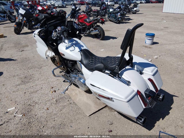 Harley-Davidson FLTRX 2024 1HD1KH717RB655851 Image 3