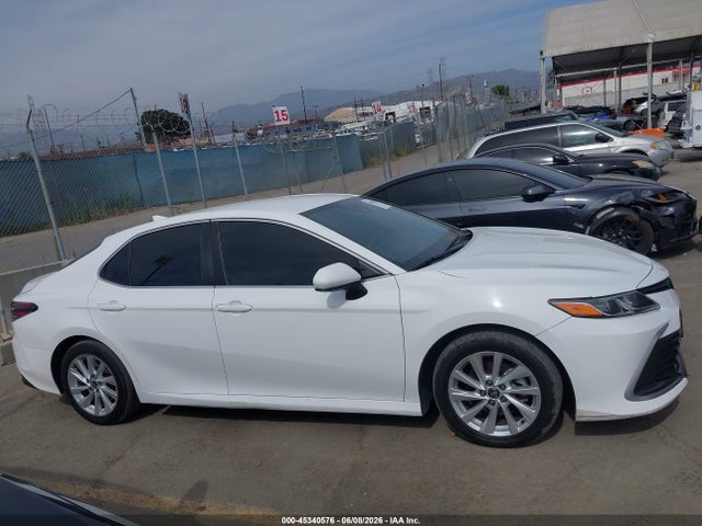 Toyota CAMRY LE 2022 4T1C11AK6NU498751 Image 13