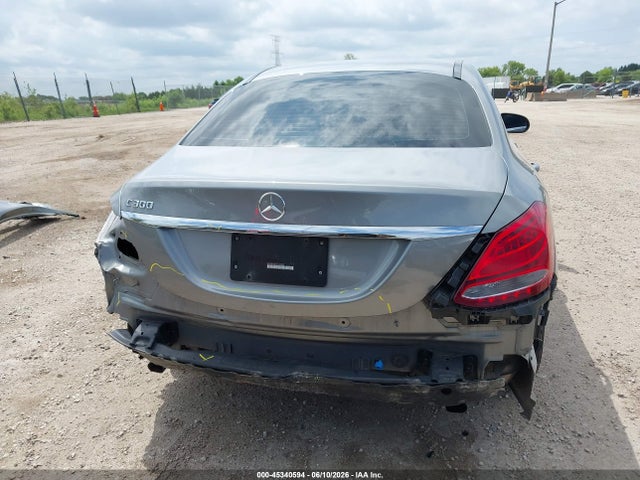 45340594 :رقم المزاد ، 55SWF4JB3FU069693 vin ، 2015 Mercedes-benz C 300 مزاد بيع