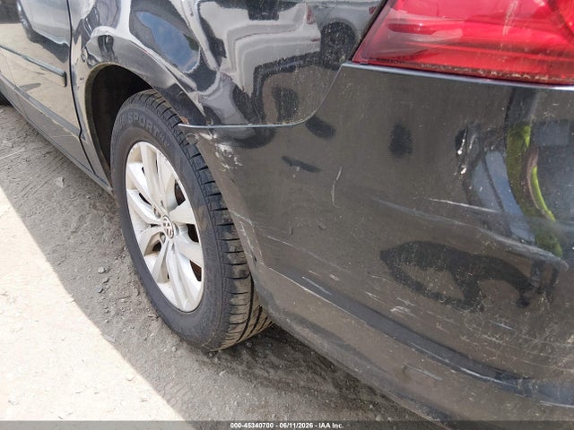 2012 Volkswagen Routan Se მანქანა იყიდება აუქციონზე, vin: 2C4RVABG1CR355133, აუქციონის ნომერი: 45340700