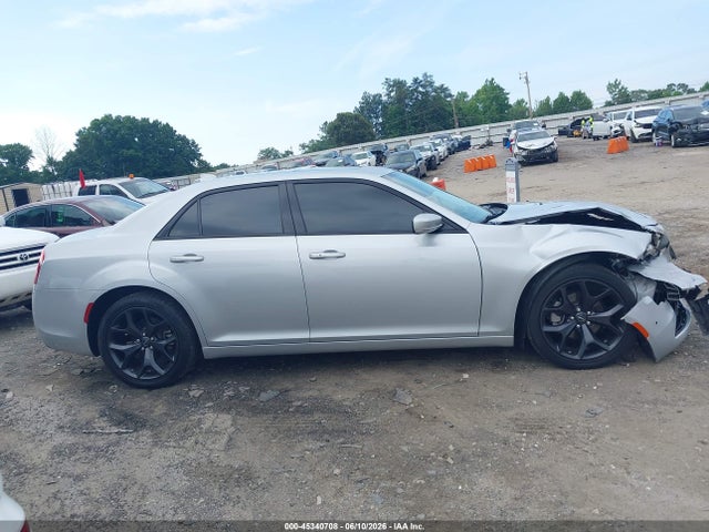 2023 Chrysler 300 300s მანქანა იყიდება აუქციონზე, vin: 2C3CCABG0PH641180, აუქციონის ნომერი: 45340708