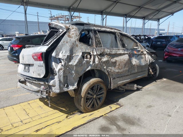 2022 Volkswagen Tiguan 2.0t Se R-line Black მანქანა იყიდება აუქციონზე, vin: 3VV8B7AX1NM165725, აუქციონის ნომერი: 45340752