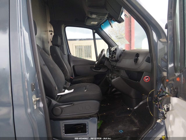 45340807 :رقم المزاد ، WD4PF1CD8KP116483 vin ، 2019 Mercedes-benz Sprinter 2500 High Roof V6 مزاد بيع