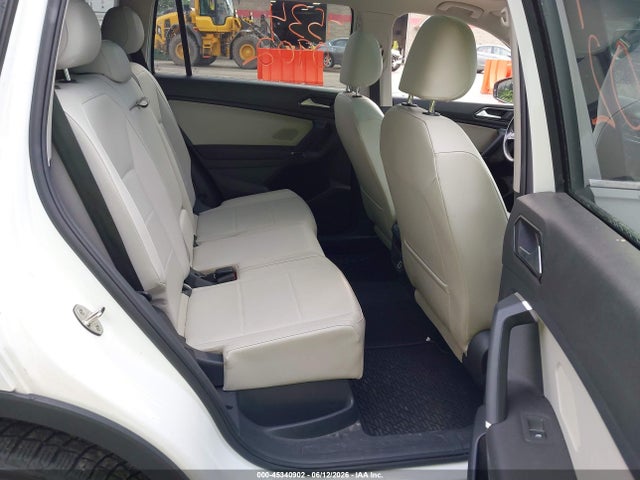 2018 Volkswagen Tiguan 2.0t Se/2.0t Sel მანქანა იყიდება აუქციონზე, vin: 3VV2B7AX5JM071668, აუქციონის ნომერი: 45340902