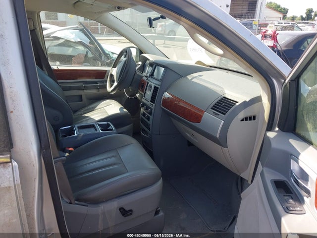 2009 Chrysler Town & Country Touring მანქანა იყიდება აუქციონზე, vin: 2A8HR54109R553364, აუქციონის ნომერი: 45340955