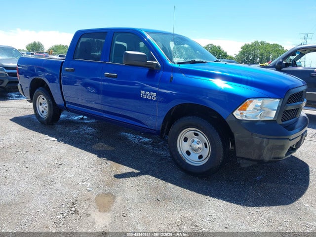 45340981 :رقم المزاد ، 1C6RR7KG9JS293104 vin ، 2018 Ram 1500 Tradesman  4x4 5'7 Box مزاد بيع