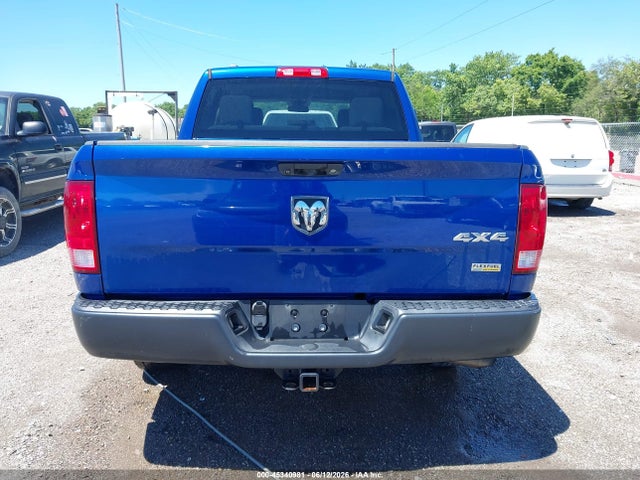 45340981 :رقم المزاد ، 1C6RR7KG9JS293104 vin ، 2018 Ram 1500 Tradesman  4x4 5'7 Box مزاد بيع