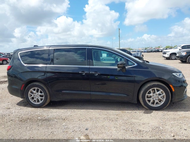 Chrysler Pacifica Touring L 2024 2C4RC1BG5RR136321 Image 14
