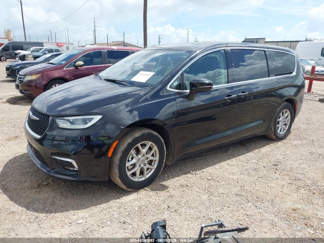 Chrysler Pacifica Touring L 2024 2C4RC1BG5RR136321 Image 2